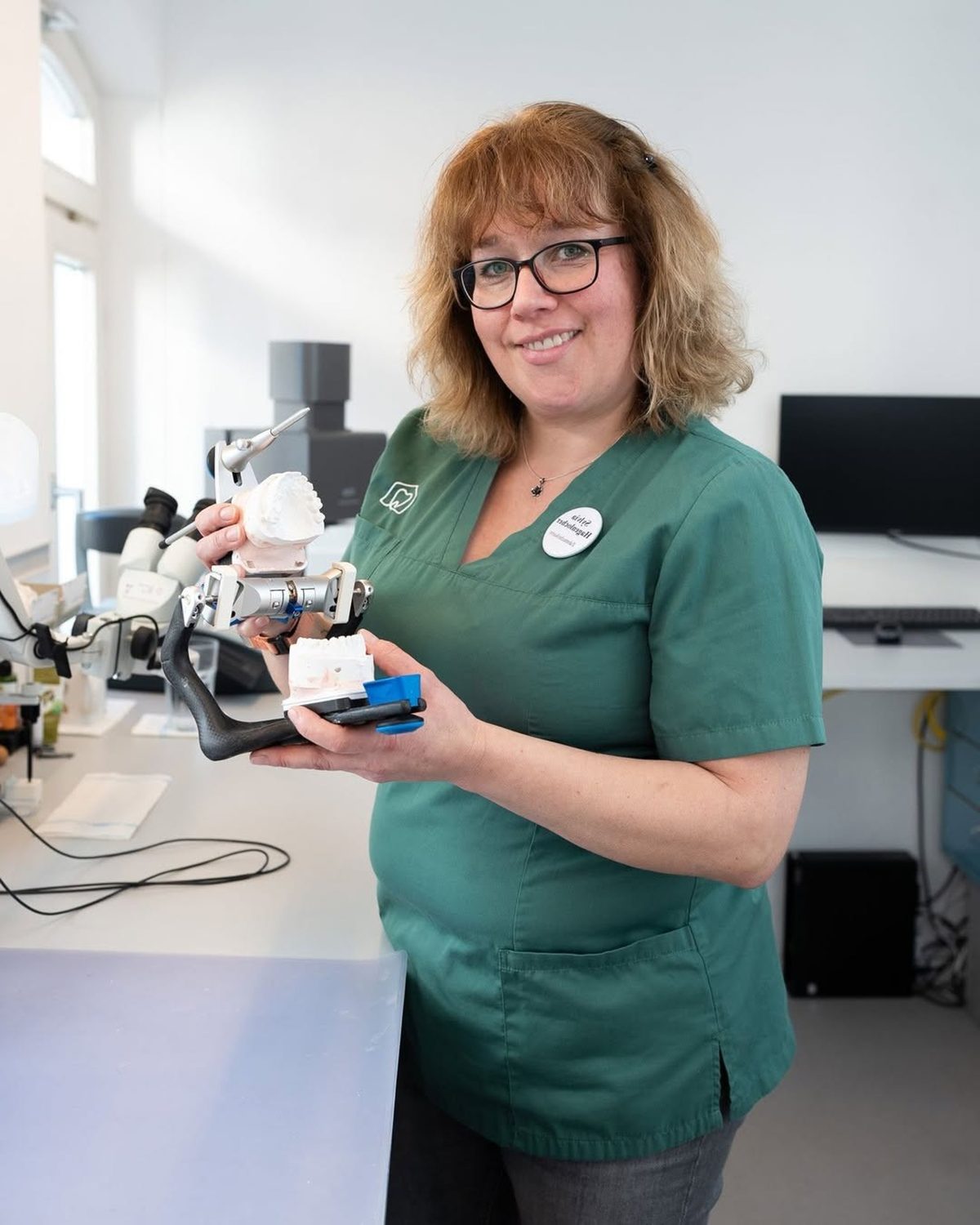 Arbeitsplatz im Eigenlabor der dentistei